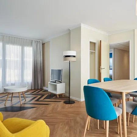 Adagio Porte De Versailles 4*