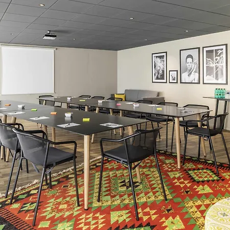 Adagio Paris Porte De Versailles 4* Issy-les-Moulineaux