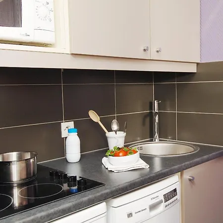 Adagio Porte De Versailles 4*