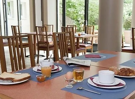 Hotel apartamentowy Adagio Paris Porte De Versailles 4*