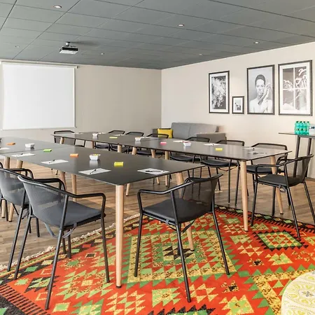 Adagio Paris Porte De Versailles 4* Issy-les-Moulineaux
